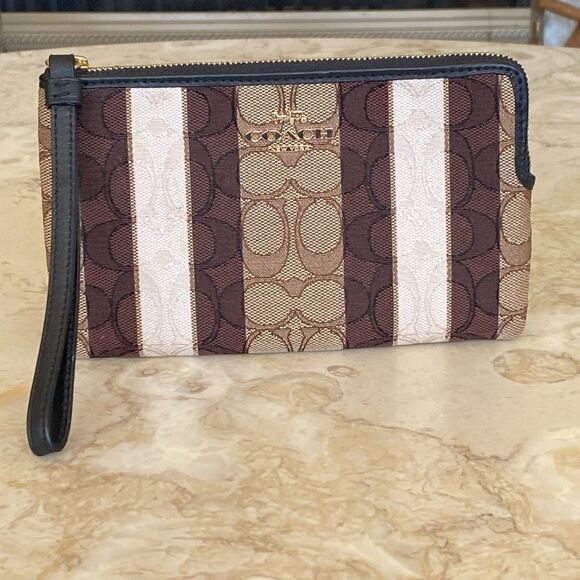 Coach Large Corner Zip Wristlet Wallet Signature Jacquard with Stripes- Unused - Picture 1 of 16